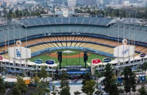 Dodgers supostamente concorda em negociar com a Uniqlo os direitos de nomenclatura
