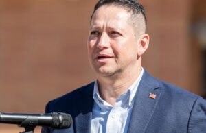 O deputado republicano Tony Gonzales, do Texas, encerra sua candidatura à reeleição após admitir ter um caso com um assessor