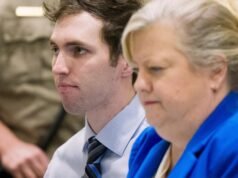 Os advogados do homem acusado de matar Charlie Kirk estão pedindo um adiamento da audiência preliminar