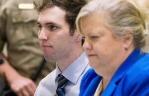 Os advogados do homem acusado de matar Charlie Kirk estão pedindo um adiamento da audiência preliminar