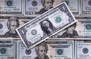 Para poupanças para a reforma, devo preocupar-me com a poupança fiscal ou com a maximização dos retornos?