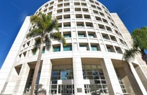 Centenas de residências e empresas em Los Angeles perdem energia durante a onda de calor no SoCal