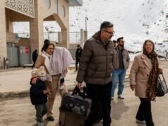 Os iranianos estão debatendo se devem fugir do país por causa da guerra