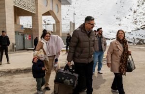 Os iranianos estão debatendo se devem fugir do país por causa da guerra