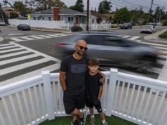 Pai de El Segundo é preso após colocar sinal de parada não autorizado perto de parque infantil