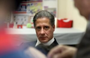 Alberto Carvalho, superintendente do LAUSD, quebrou o silêncio sobre a invasão do FBI em casa, escritório