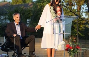 Homem de Huntington Beach com câncer terminal vê filha se formar mais cedo
