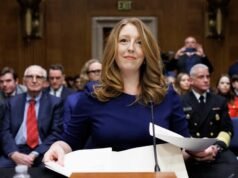 A nomeação geral do cirurgião de meios foi interrompida enquanto os senadores questionavam sua experiência e posição da vacina