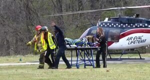 2 estudantes mortos e pelo menos 7 outros feridos em acidente de ônibus no Tennessee