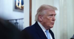 A administração Trump está processando Harvard, dizendo que ela violou as leis de direitos humanos e está buscando reembolso