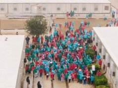 Jovens imigrantes enfrentam condições no Texas, dizem defensores