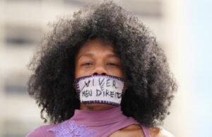 Marcha do Dia da Mulher no Brasil condena a violência de gênero, desencadeada por caso de estupro coletivo