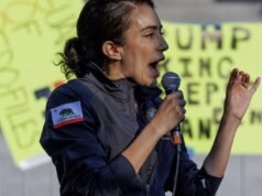 Legisladores propõem multas para centros de detenção de imigração ilegal