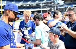 Mookie Betts e os Dodgers em modo de esperar para ver em relação às lesões