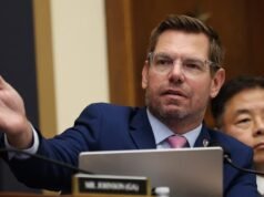 Swalwell foi acusado de agredir sexualmente uma funcionária