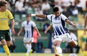 Talleres de Carlos Tevez venceu o Defensa y Justicia por 2 a 1 no dia 14 do Torneio Apertura