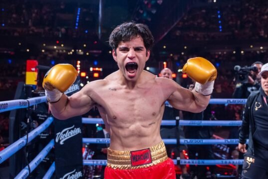 É assim que Aaron Mercury reage após derrotar Mario Bautista por nocaute no primeiro round no Supernova Génesis.