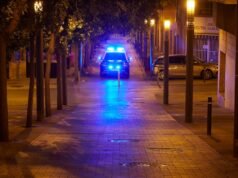 Homem é preso com mandado de prisão após mulher morrer após cair de terraço em Pamplona