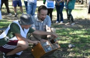 Mais de 60 animais foram soltos na Baía de Ansenuza com a participação da escola