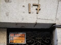 A queda nas compras e vendas de casas desacelerou para 0,5% em fevereiro