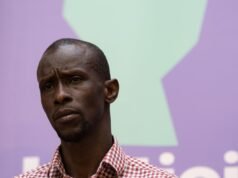 Vizinhos de Serigne Mbaye confirmaram que a sua detenção foi um “ataque racista”: o ex-deputado contou com o apoio de mais de 300 grupos sociais.