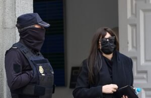 A relação entre o irmão de Koldo e Jessica Rodríguez é ambígua em seu depoimento: ele fala de proximidade e confiança e reduz a um café especial