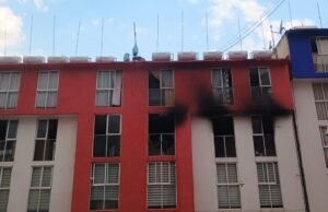 O incêndio no gabinete do prefeito Álvaro Obregón obrigou à evacuação de uma centena de moradores