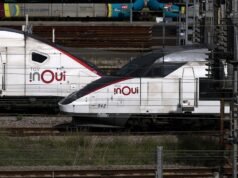 Motorista de trem de alta velocidade morre após colisão com caminhão militar na França, deixando 30 feridos até agora