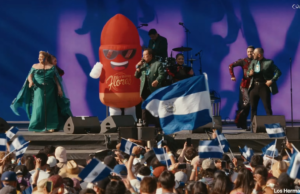 Velas limpas! Orquestra Hermanos Flores faz salvadorenhos dançarem em seu segundo show no Coachella
