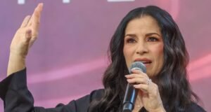 Alessandra Rosaldo comenta as milhões de fortunas de Eugenio Derbez que circulam na internet: “As pessoas podem acreditar que você tem no banco”