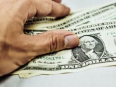 A pobreza financeira diminuiu em El Salvador durante o ano de 2025