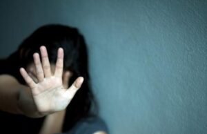 Um homem foi condenado por estuprar e ameaçar matar um jovem e sua família na República Dominicana