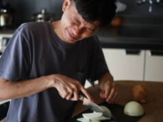 O último truque é não chorar ao picar cebola, diz bióloga