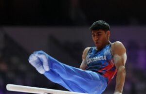 Medalha de ouro para Ángel Barajas: venceu a prova de barras paralelas na Copa do Mundo da Croácia