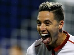 Um ex-jogador de futebol francês que supostamente mora em Dubai pede 200 refeições em sua casa em Paris durante um ano e acaba no tesouro: paralisaram sua conta.