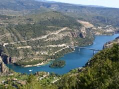 Espanha está a transformar os seus reservatórios de água em megabaterias: a maior central eléctrica da Europa fica em Valência e tem capacidade para 6,75 milhões de pessoas por dia.