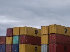 Os Estados Unidos estão a acabar com o sistema de restituição de salários ilegais, com mais de 100 mil milhões relatados.