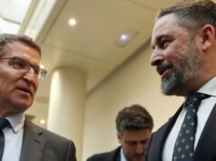 Vox acusa Feijóo de liderar uma “família galega com práticas de contrabando” que tenta bloquear o seu crescimento.