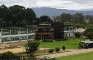 Renovação das Escolas Refous, credores revelam deficiências financeiras e potenciais avaliações de propriedades