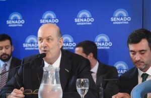 Sturzenegger sobre a lei da propriedade privada: disse no Senado que “a única ideia que a Argentina não respeitou”
