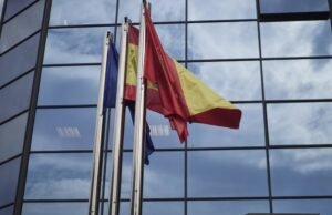 Dois polícias provinciais de Navarra condenados a 9 e 6 meses de prisão por agredir um prisioneiro em Tudela
