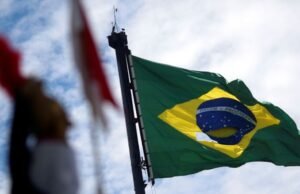 A Justiça brasileira negou-lhe a cidadania espanhola por não passar no teste oficial de língua: estudou dois anos na Universidade Complutense de Madrid.