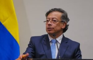 Petro reconhece os problemas com a cobertura das pensões e reconhece a falta de comunicação com os idosos que vivem na pobreza.