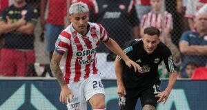 O Unión de Santa Fe venceu o Deportivo Riestra e está perto do primeiro lugar da sua região na competição Apertura.