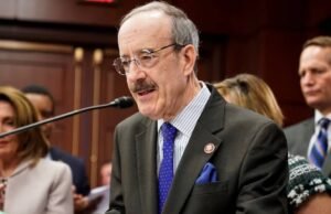 O ex-congressista democrata dos EUA Eliot Engel morreu aos 79 anos