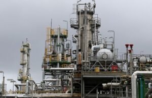 Tráfego e tensões no Médio Oriente podem impedir preços mais baixos da gasolina
