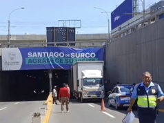 Confusão na estrada Surco – Miraflores: a van ficou presa no túnel Óvalo Higuereta e a estrada desabou. Benavides