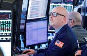 Petróleo sobe enquanto Wall Street e ações globais caem após discurso de guerra de Trump