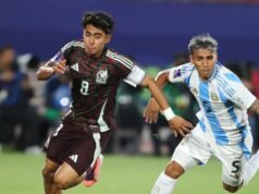Elías Montiel continua na luta por uma vaga na seleção mexicana para a Copa do Mundo de 2026.