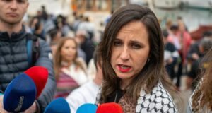 Belarra acredita que a prioridade nacional é “inconstitucional” e espera que a Justiça “suspenda” o PP e o Vox.